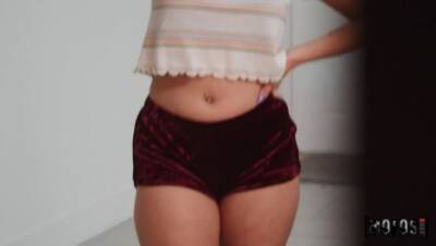Dixie Lynn - Park Creep - veryfreeporn.com