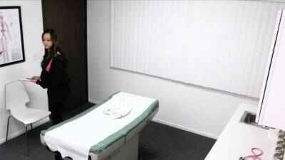 Doctor throat fucks Asian patient - nvdvid.com