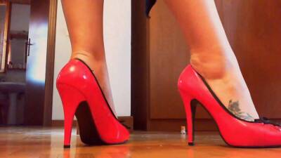 Your Italian Giantess Reduces You To Dust In This Magnificent Video - hclips.com - Italy