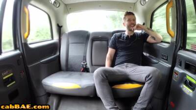Curvy tattooed cabbie squirts after bj and ***gystyle sex - txxx.com - Britain
