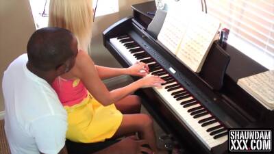 Is My Private Piano Instructor But Today She Decided Focus On The Black Key - Barbi Sinclair - upornia.com