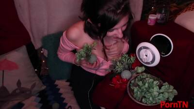 Aftynrose Asmr - Making A Mistletoe And Kissing Underneath It - hclips.com