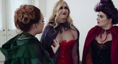 Blondes Ghastly Women Waste No Time Performing The Ritual On David, Group Video - inxxx.com