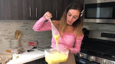 Miss Bell Asmr - Baking A Cake - 10 May 2021 - hclips.com
