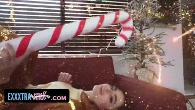 Hot Petite Girl In Costume Surprises Santa - sexu.com - Usa