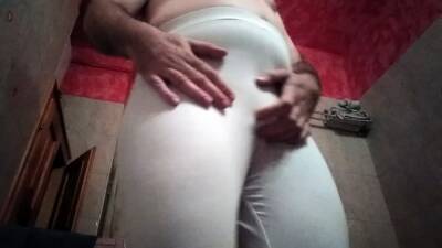 Tummy guy shows her shapely ass in leggings and pantyhose - drtuber.com