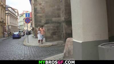 He finds her cheating girlfriend with lover! - sexu.com - Czech Republic