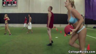 Carter Cruise - Payton Simmons, Megan Matthews And Kayleigh Nichole - Playing Games With Their Colleagues 3 Min - upornia.com