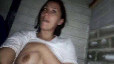 Me Masturbo En El Balcon De Mi Casa Frente A Mis Vecinos Y Tengo Un Squirting - hclips.com