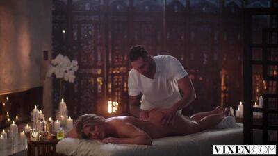 Voluptuous Kayley Gets A Special Deep Massage Session On Pornhd - upornia.com