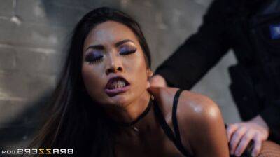 Bombshell - Asian beauty in fishnet tights gets properly fucked in the prison cell - sunporno.com - Britain