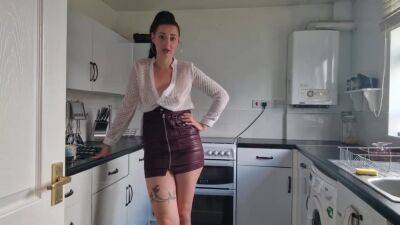 Tattooed Temptresss In Step-mum Humiliation - hclips.com