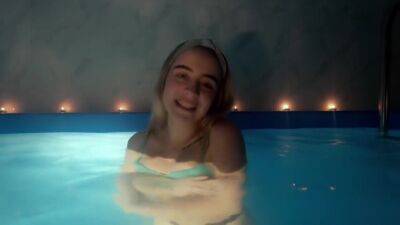 Molly Kelt - Sex Date With A Beauty In The Pool - hclips.com