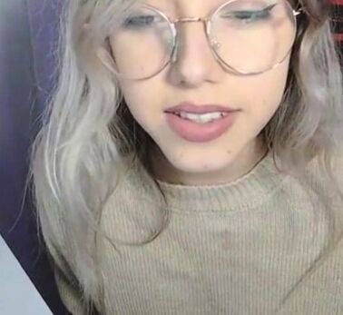 Busty Blonde - Busty Blonde Chick with glasses playing around - drtuber.com