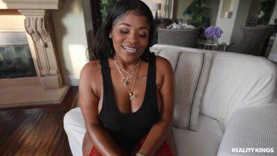 Bootylicious black MILF with big boobs pleasures Ricky on the couch - sunporno.com