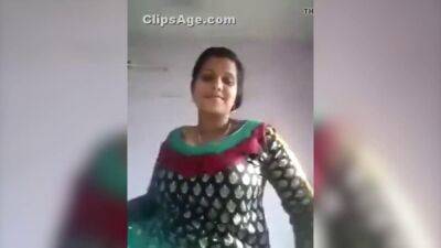 Desi Aunty - Mallu aunty Showing Boobs to Nephew Boyfriend Affair - sunporno.com - India