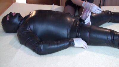 Latex Danielle Try Penis In Vacuum Pump And Long 69 With Sperm Fountain - hclips.com
