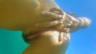 Close Up Fuck In The Sea # Underwater Cum Leak N Vagina Cleaning - hclips.com
