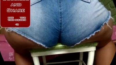 Latina Showing Her Butts In A Chair - hclips.com