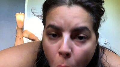 Amateur brunette double toying on webcam - drtuber.com