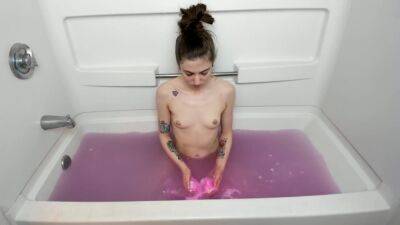 Bath Tub Tease And Cum - hclips.com