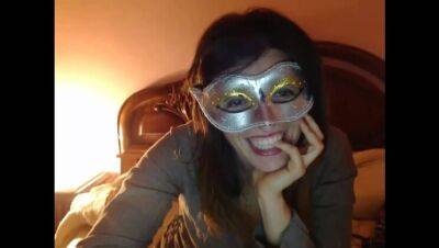 BuzzingBirdz Sexy Student doesn't want her identity revealed - xxxfiles.com