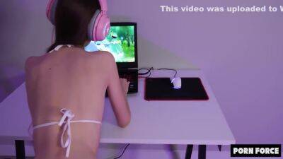 Super Skinny Gamer Cutie Fucked Silly By Her Horny Roommate 14 Min With Alina Foxxx - upornia.com