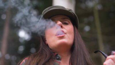 Smoking Pipe And Getting Off In The Woods! Real Female Orgasm In Nature - hclips.com