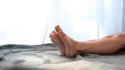 Foot Massage For Beautiful Girl - hclips.com