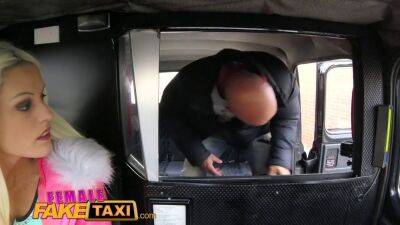 Busty Blonde - Bodybuilder makes busty blonde cum in taxi fuck - sexu.com - Czech Republic