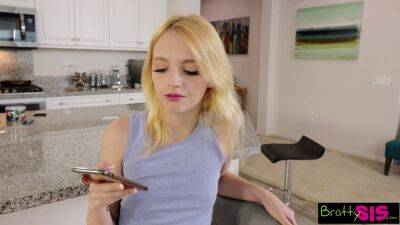 Kate Bloom - But, Why are you jacking off on the sofa?? Kate Bloom asks her Stepbro - sexu.com