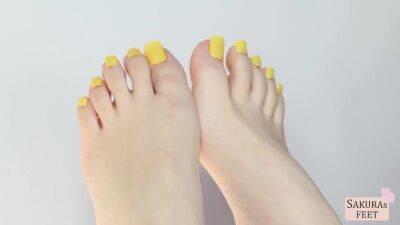 Sakurasfeet - Who Likes Yellow? - hclips.com