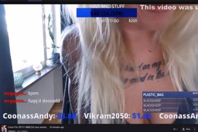 Twitch Thot Wants Chat To Rate Her Ass - hclips.com