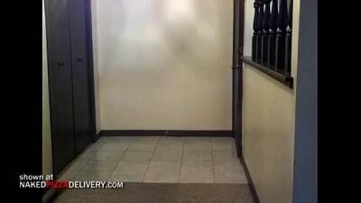 She Greets the Pizza Delivery Man Naked (Buck Naked) - sunporno.com
