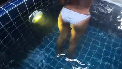 Skinny amateur Thai teen fucked by pool - drtuber.com - Thailand