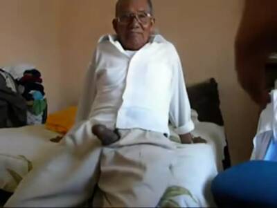 Indian grandpa and his chubby friend - pornoxo.com - India