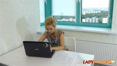 Massage In Office - Ladyfoxxx - hclips.com
