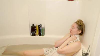 Kelly - Rose Kelly Nude Bath Milf Youtuber Video - hclips.com