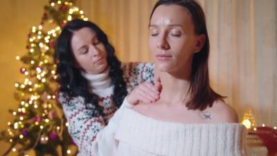 Asmr Massage Xmas Special - 21 December 2021 - Anna And Adel Massage - hclips.com