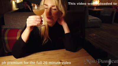 Lesbian Tinder Date With A Hot Blonde Followed By Dirty Lesbian Fuckfest - hclips.com