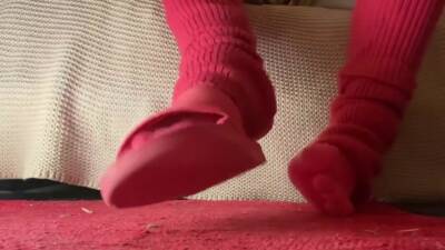 Hit Milf Toe Sock Removal And Slides Dangle - hclips.com