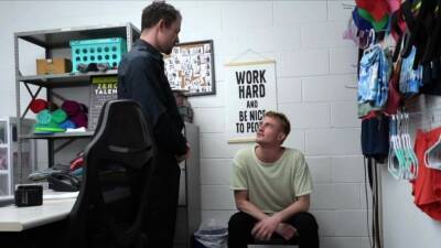 Surprise anal sex at the guards office - icpvid.com