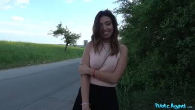 Mexican babe gives roadside blowjob - porntry.com - Mexico