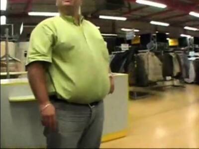 Fat Seller Of Superstore - nvdvid.com