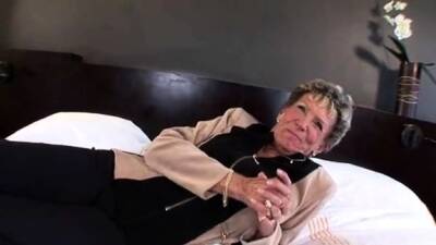 Granny takes a black cock deep in her ass - icpvid.com