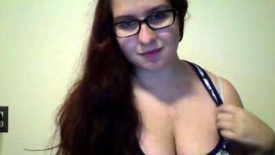 Amateur redhead masturbates on webcam - drtuber.com