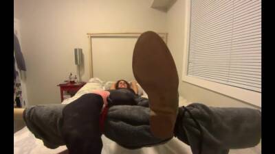 Sexy Girl Has Her Amazing Feet Lickle Tickle - upornia.com