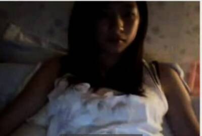 Cute Asian girl masturbating on webcam - nvdvid.com