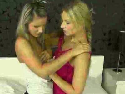 Samantha - Sexy blondes Samantha and Carol pleasing each other - nvdvid.com