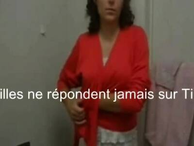 Ma maitresse me fait une video perso dans ses toilettes - drtuber.com - France